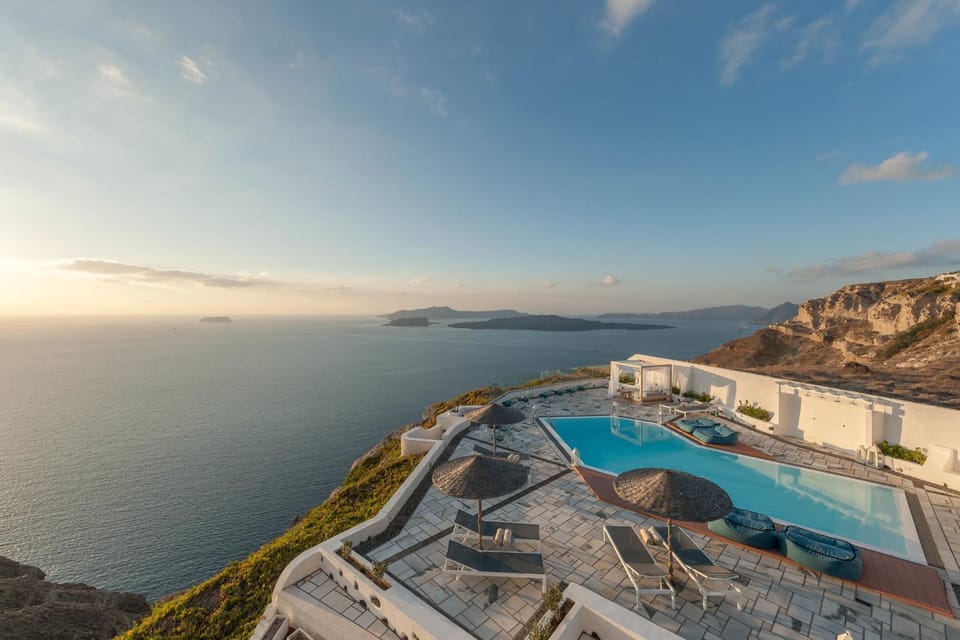 Day, Pool view
