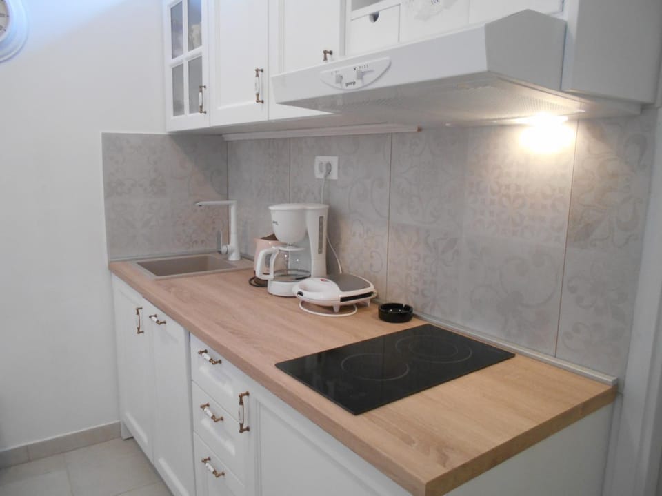 Seaview Apartment Marinov - Bilo, Primošten Apartment in Šibenik-Knin County, Croatia