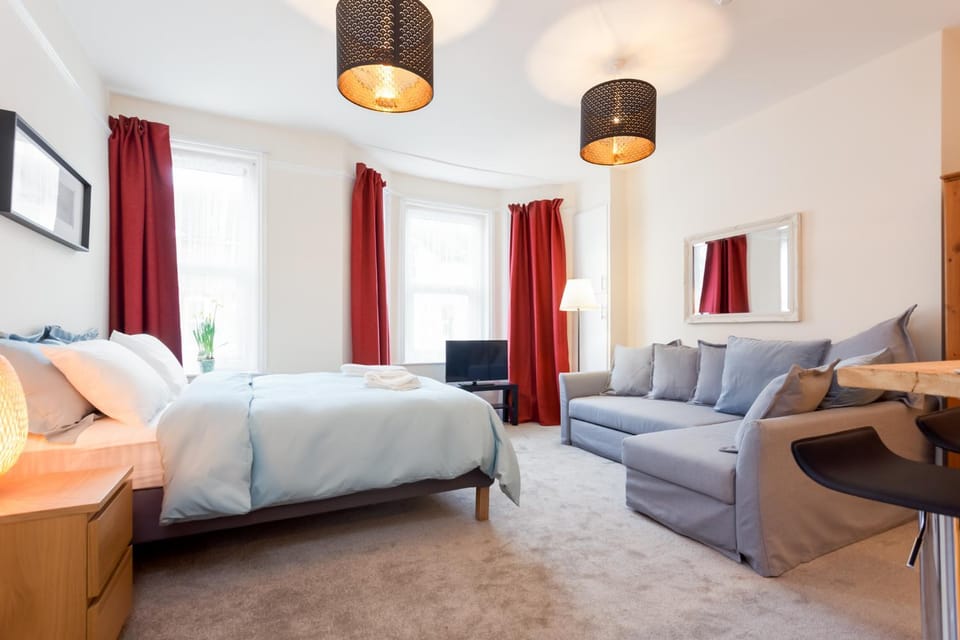 Stylish Town Centre Apartment Close to Beach and Shops Apartment in Bournemouth