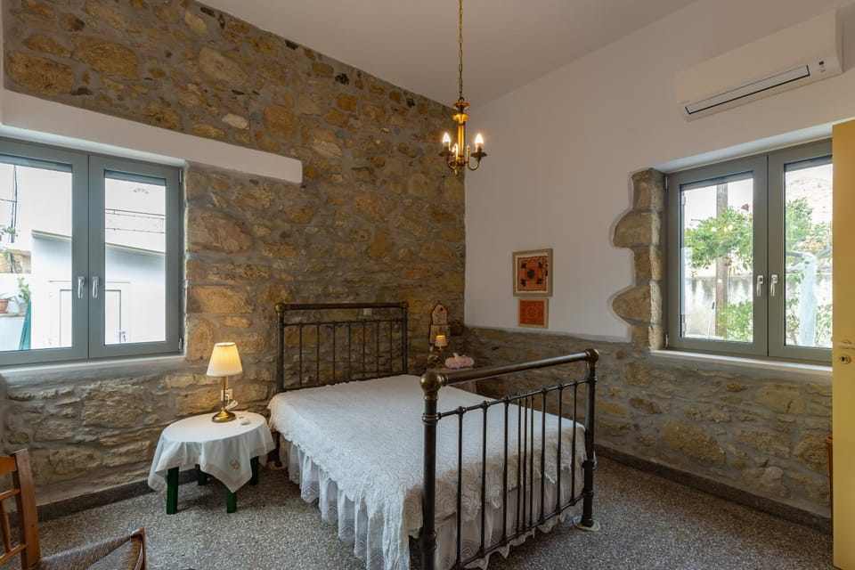 Iliopetra House House in Crete