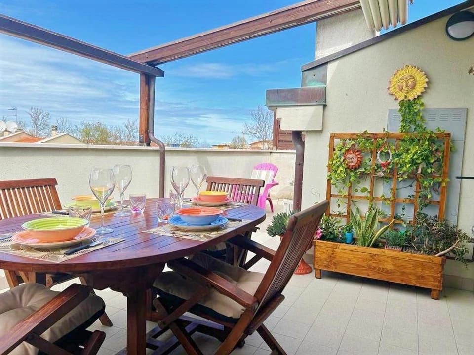 Balcony/Terrace, Dining area