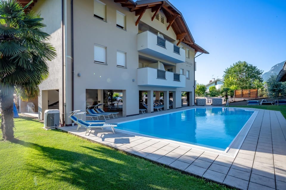 Garden, Swimming pool