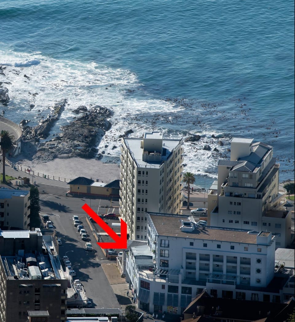 Bright and Stylish Beachfront Apartment Apartment in Sea Point