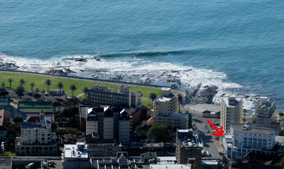 Bright and Stylish Beachfront Apartment Apartment in Sea Point