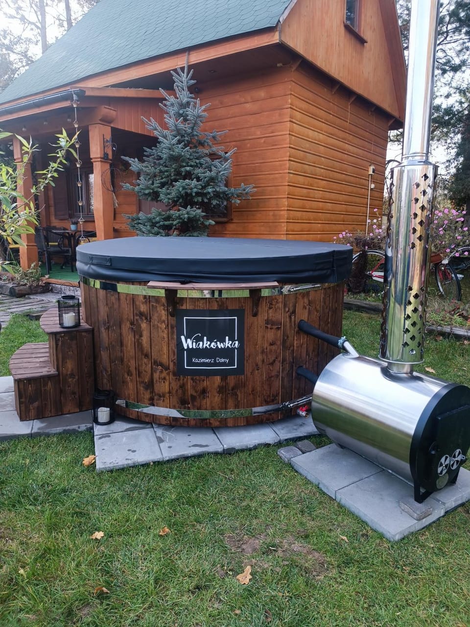Garden, Hot Tub