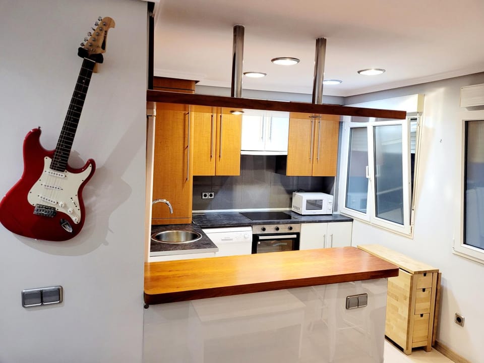 Kitchen or kitchenette, minibar, pet friendly, stove