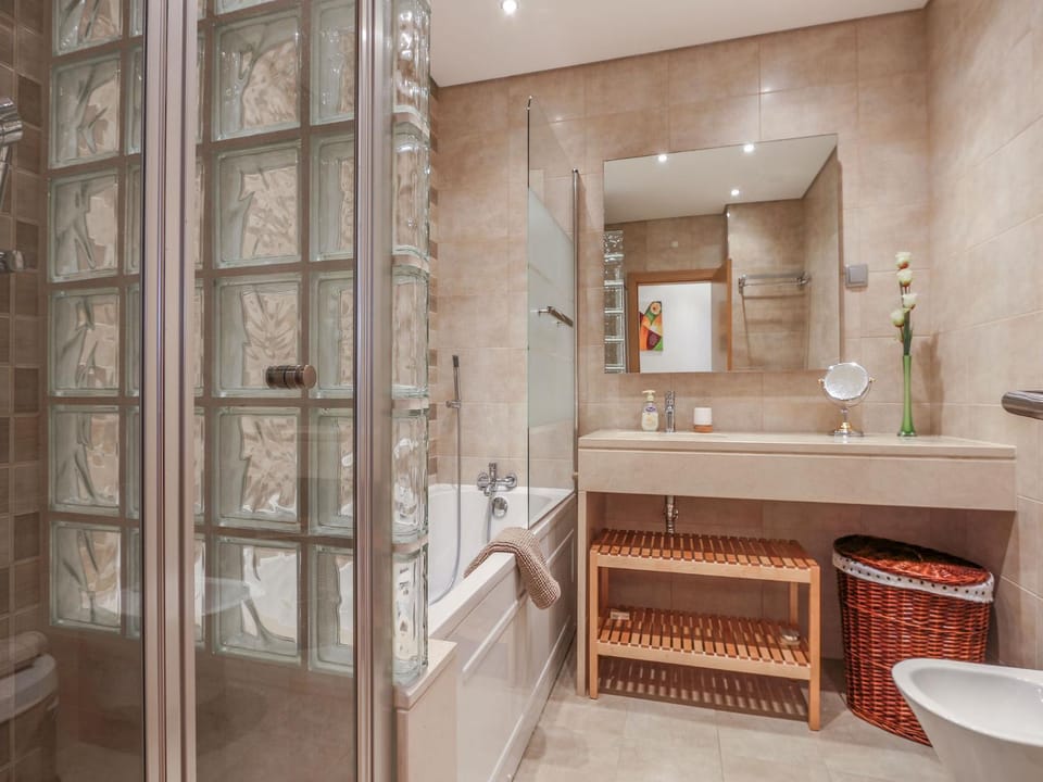 Shower, Toilet, Bathroom, Area and facilities, Bath