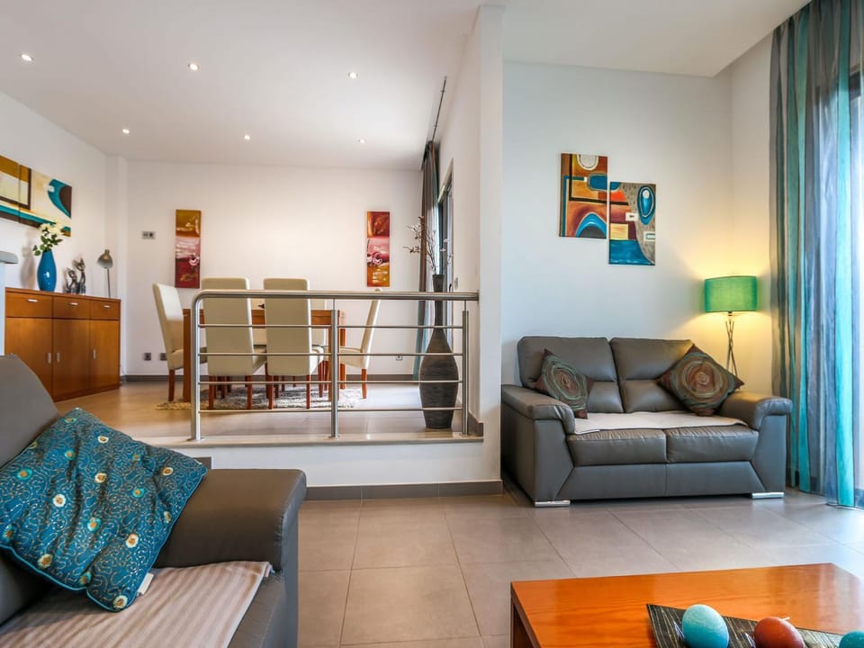 TV and multimedia, Balcony/Terrace, Seating area, Dining area