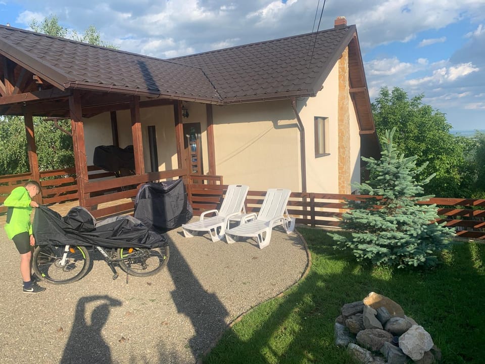 Casuta de pe dealul Seciu House in Prahova, Romania