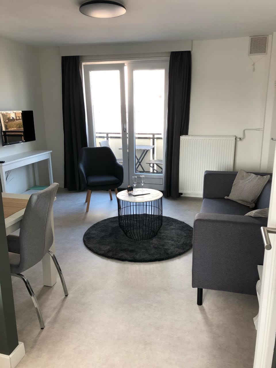 Bathroom, Balcony/Terrace, Living room, Seating area