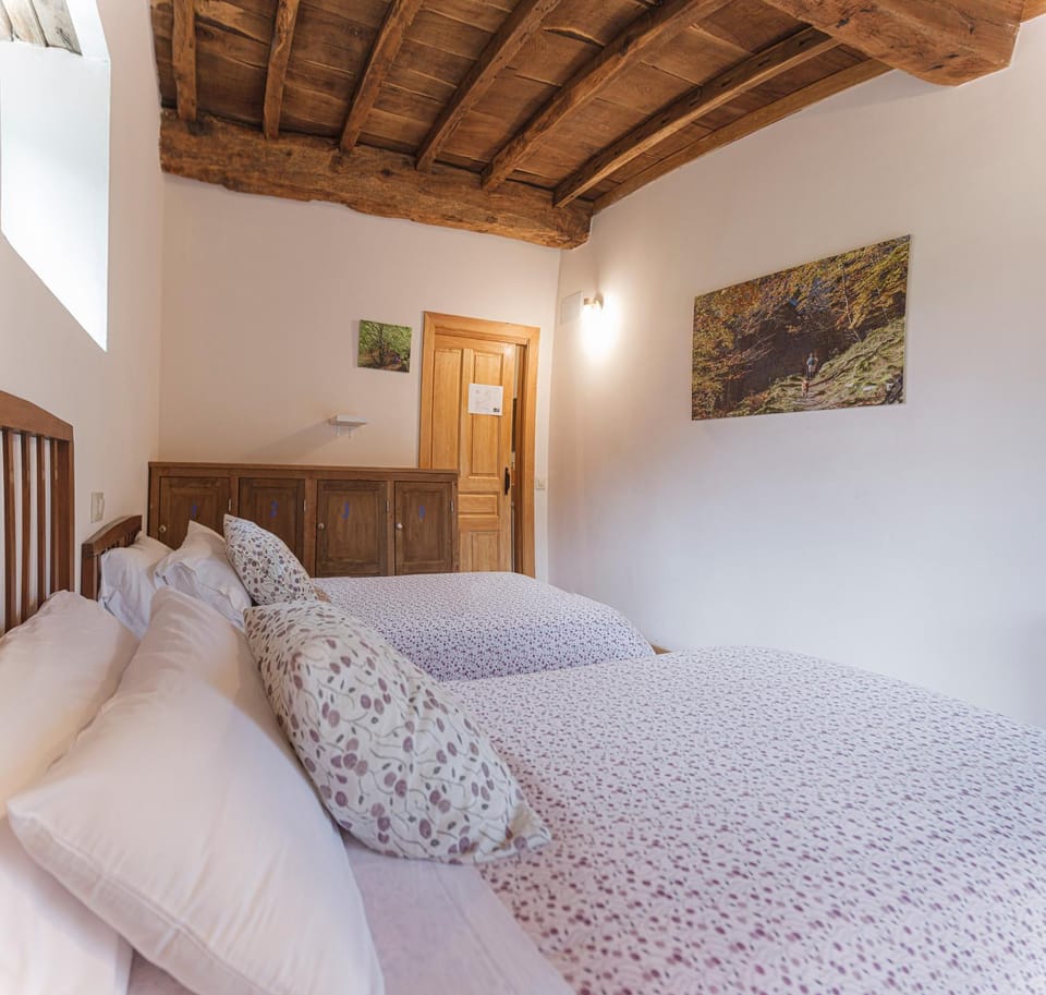 Spa and wellness centre/facilities, Decorative detail, Guests, Mountain view, group of guests, Family