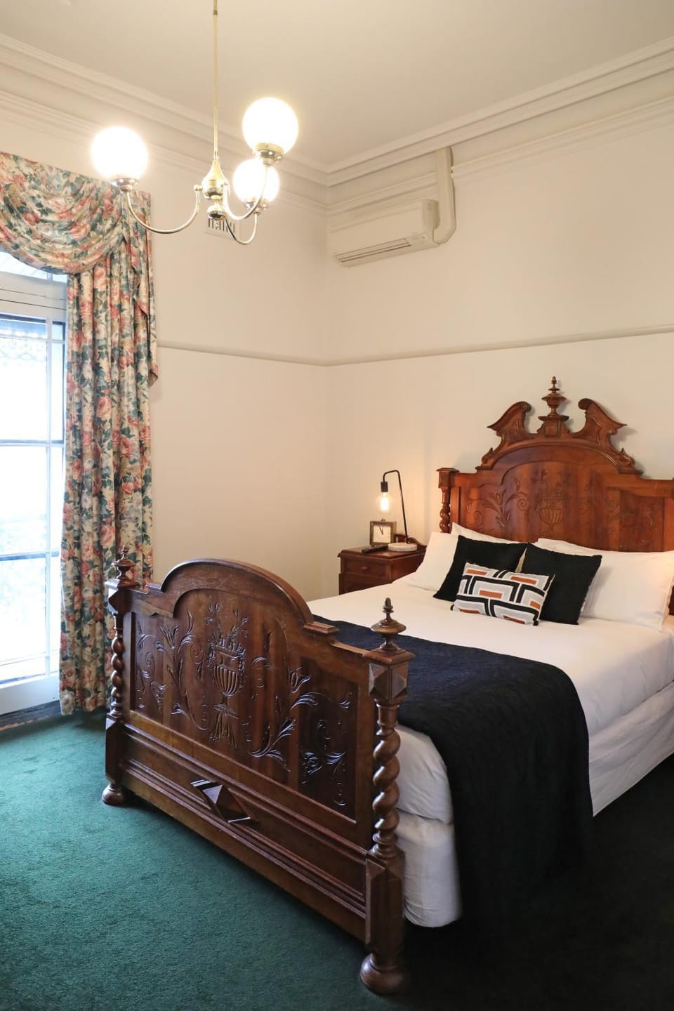 Bed, Bedroom, air conditioner