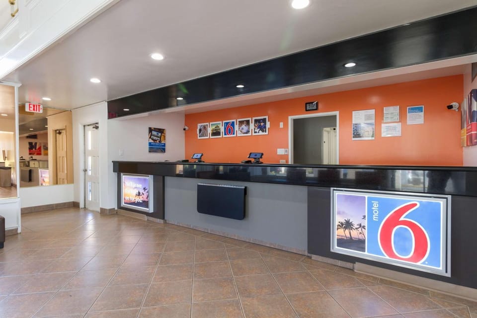 Lobby or reception, On site