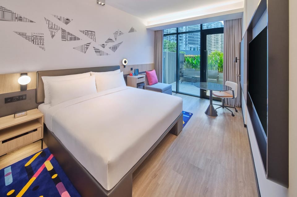 Patio, Bed, TV and multimedia, Seating area, Bedroom, air conditioner