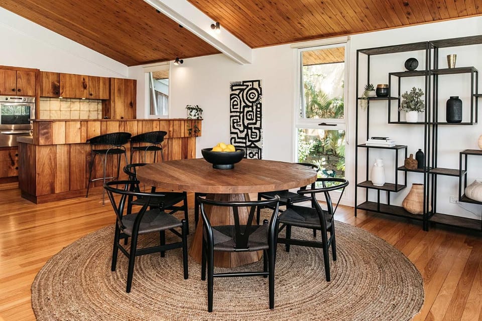Kitchen or kitchenette, Decorative detail, Dining area