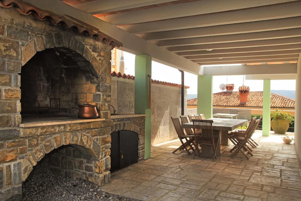 BBQ facilities, Living room, flat iron