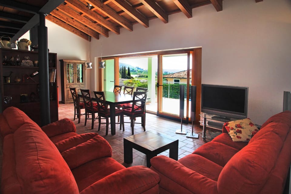 Living room, Seating area, Evening entertainment