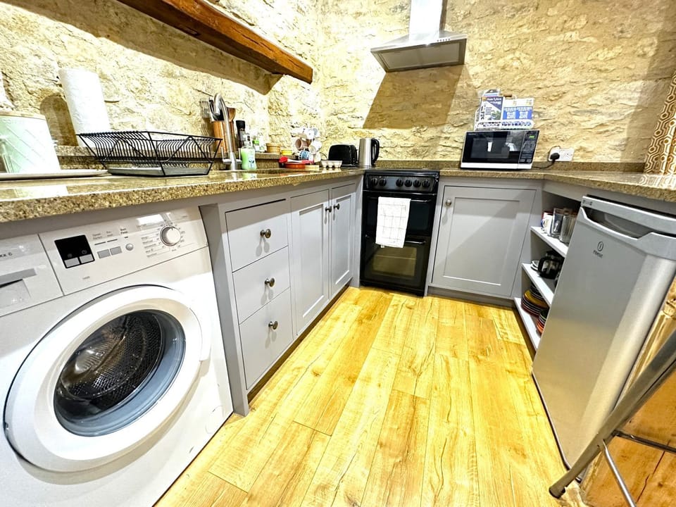 Kitchen or kitchenette, minibar, pet friendly, stove, toaster, washing machine
