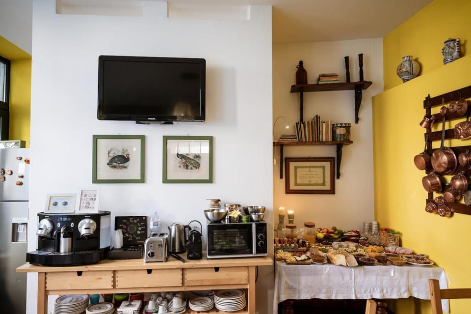 Coffee/tea facilities, Breakfast