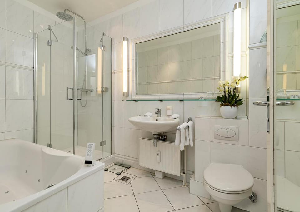 Strandhotel Monbijou GmbH garni Hotel in Westerland