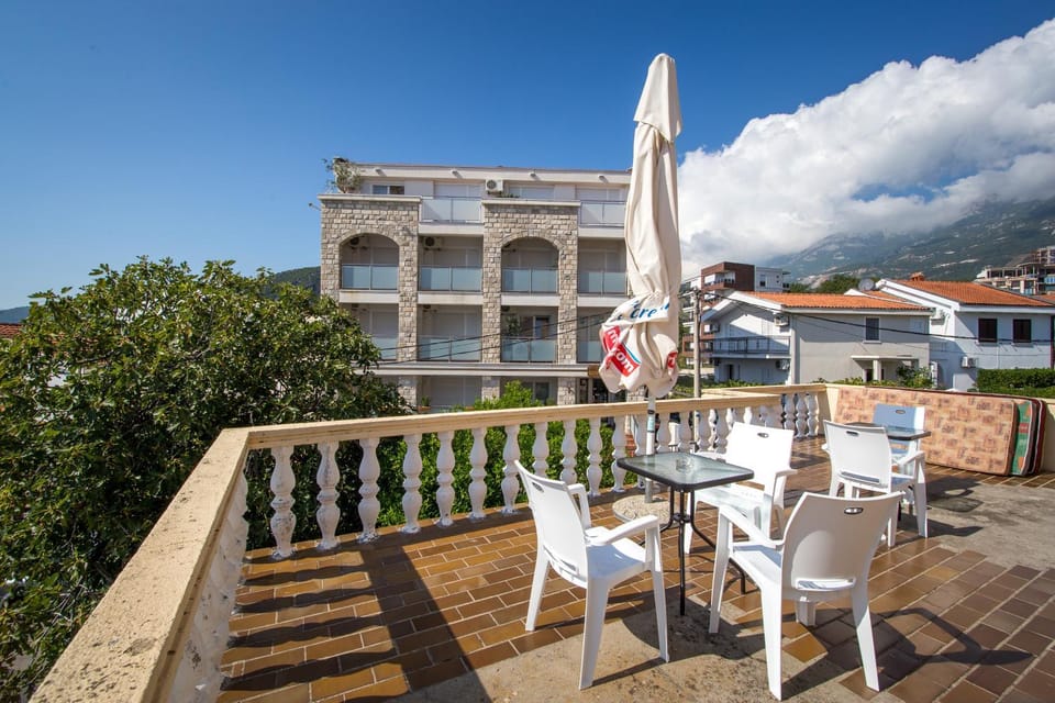 Patio, Communal lounge/ TV room, Balcony/Terrace, Balcony/Terrace, Decorative detail