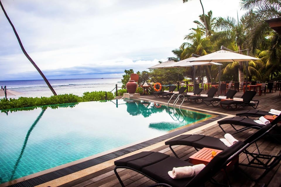 Pool view, Sea view, Swimming pool, sunbed