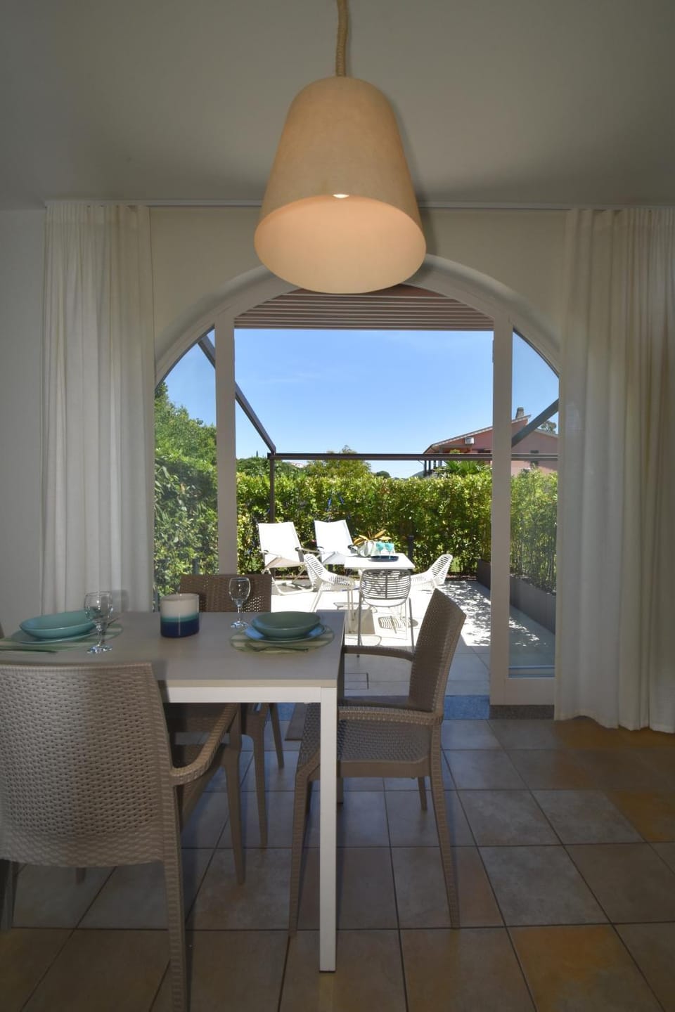 Living room, Dining area
