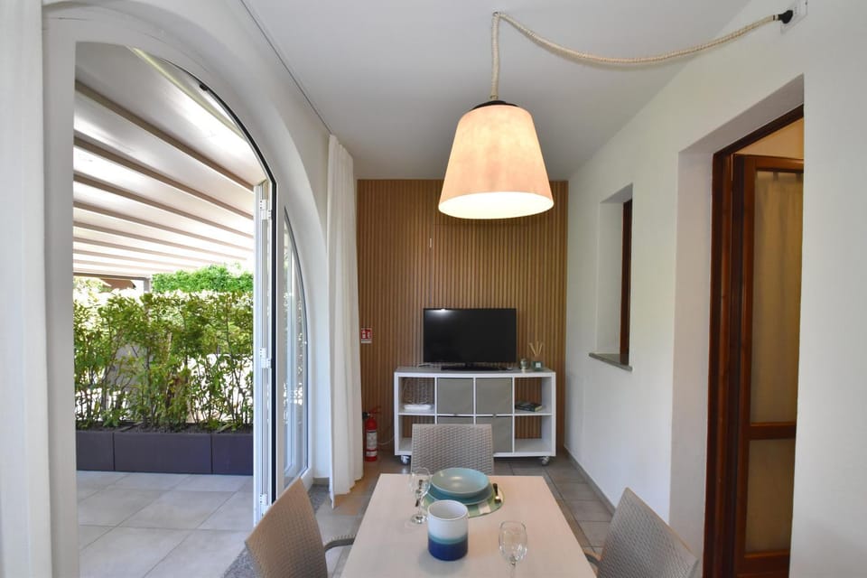 TV and multimedia, Dining area