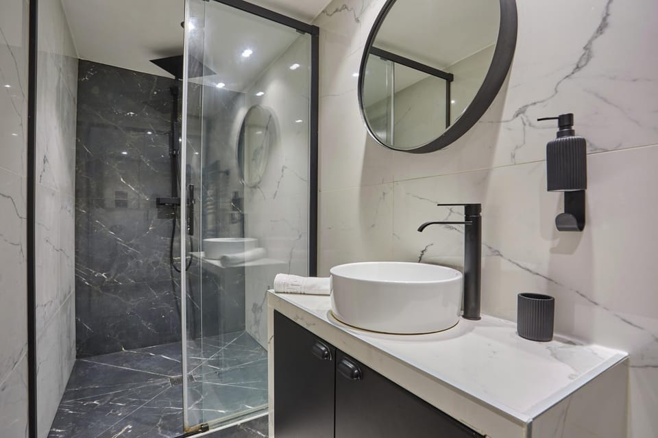 Apartment St Honore by Studio prestige Apartment in Paris