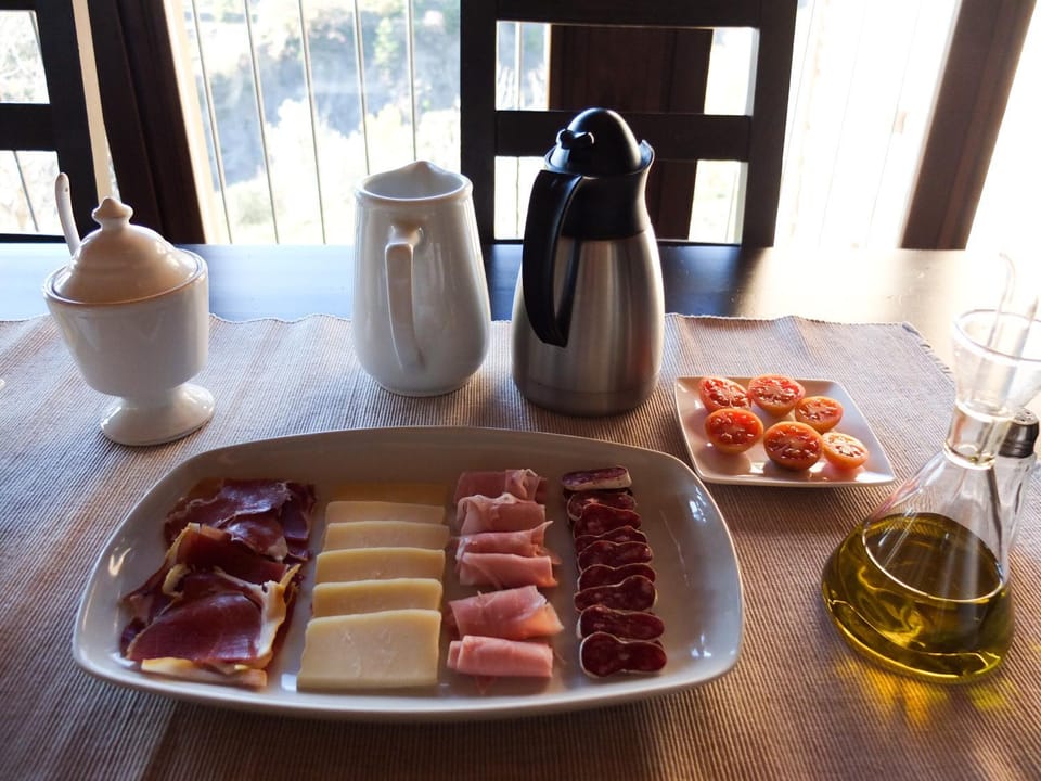 Breakfast, Continental breakfast