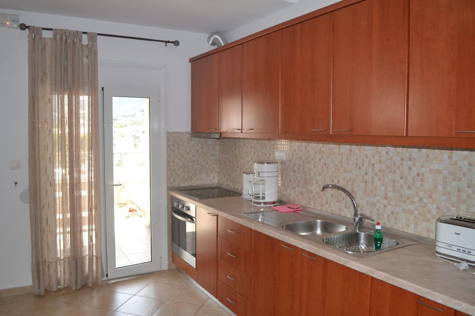 Coffee/tea facilities, minibar, pet friendly, stove, toaster