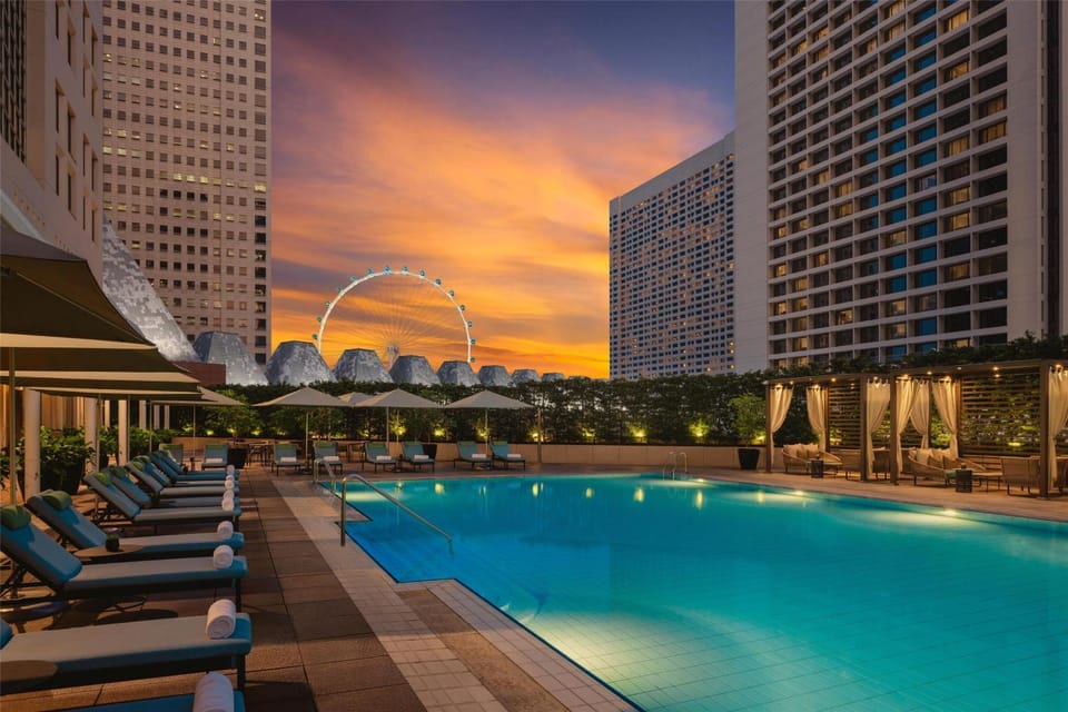 Pool view, Swimming pool