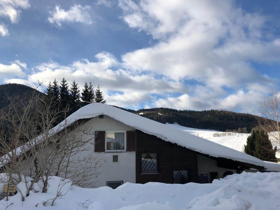 Facade/entrance, Winter