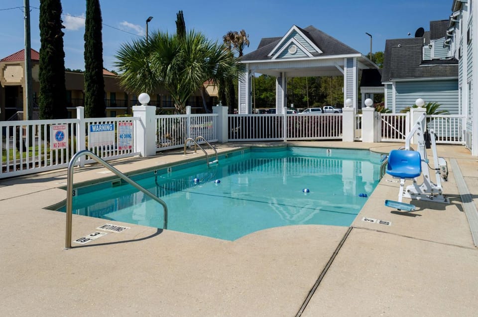 On site, Pool view, Swimming pool