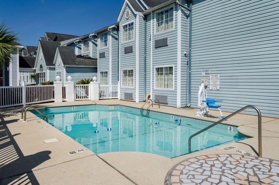 On site, Pool view, Swimming pool