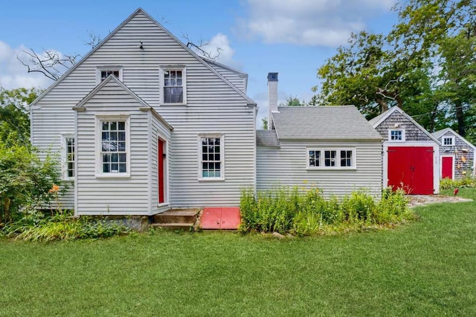 Property building, Day, Garden, Garden view