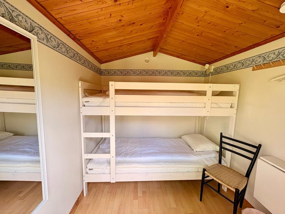 Bed, Photo of the whole room, Bedroom, bunk bed