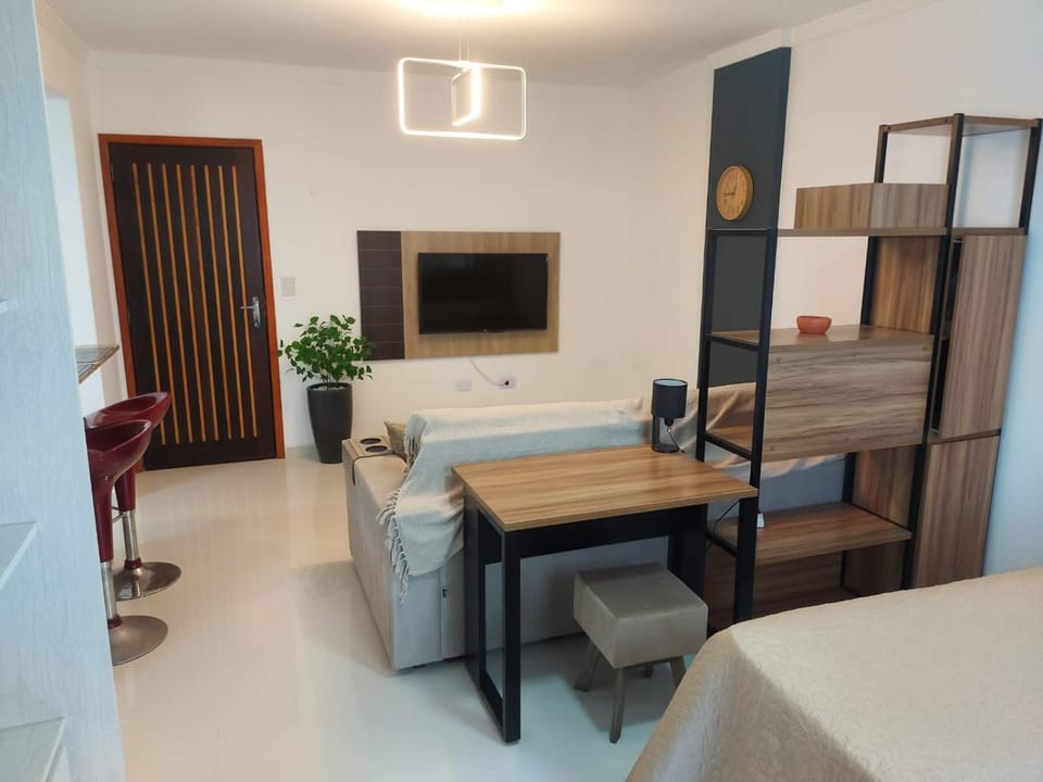 TV and multimedia, Living room, Photo of the whole room, Seating area, Bedroom