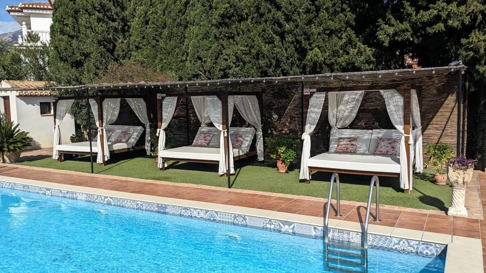 Spring, Day, Garden, Balcony/Terrace, Garden view, Pool view, Swimming pool, sunbed