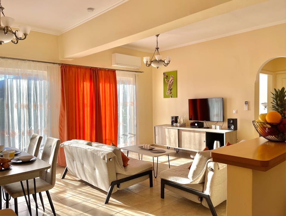 Living room, Seating area, Dining area