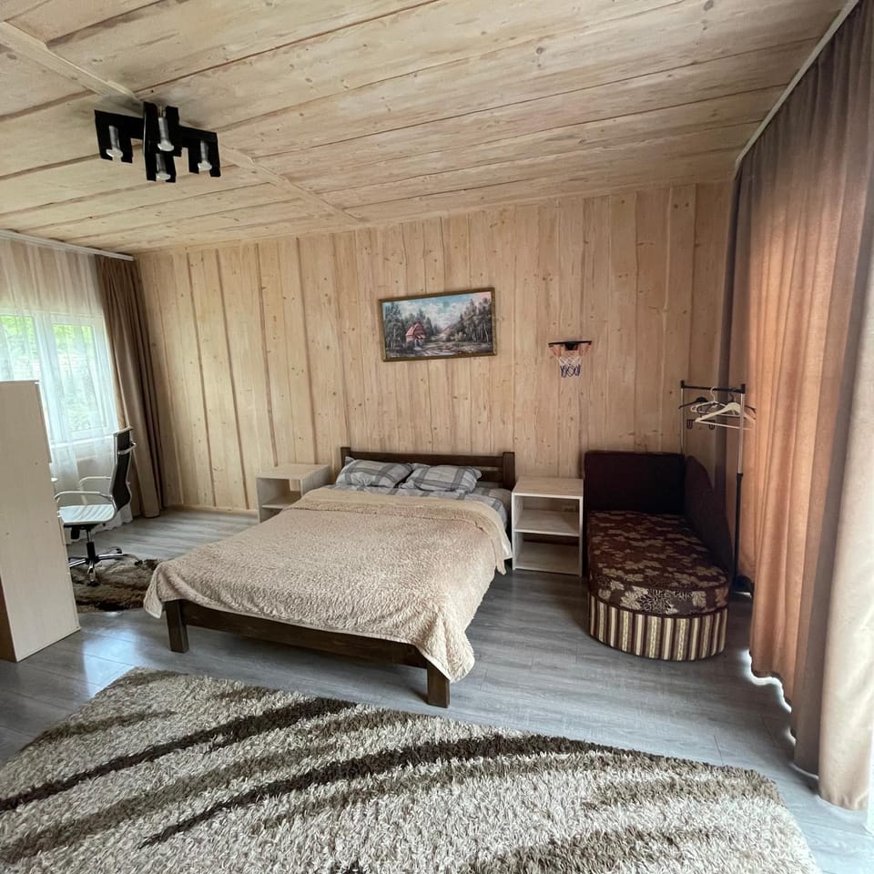 Едем Bed and Breakfast in Romania