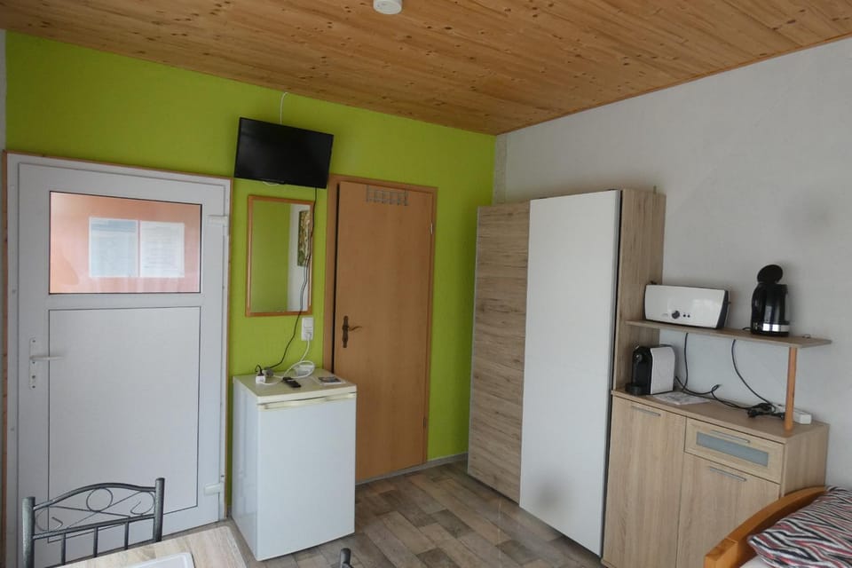 Living room, Photo of the whole room, Bedroom