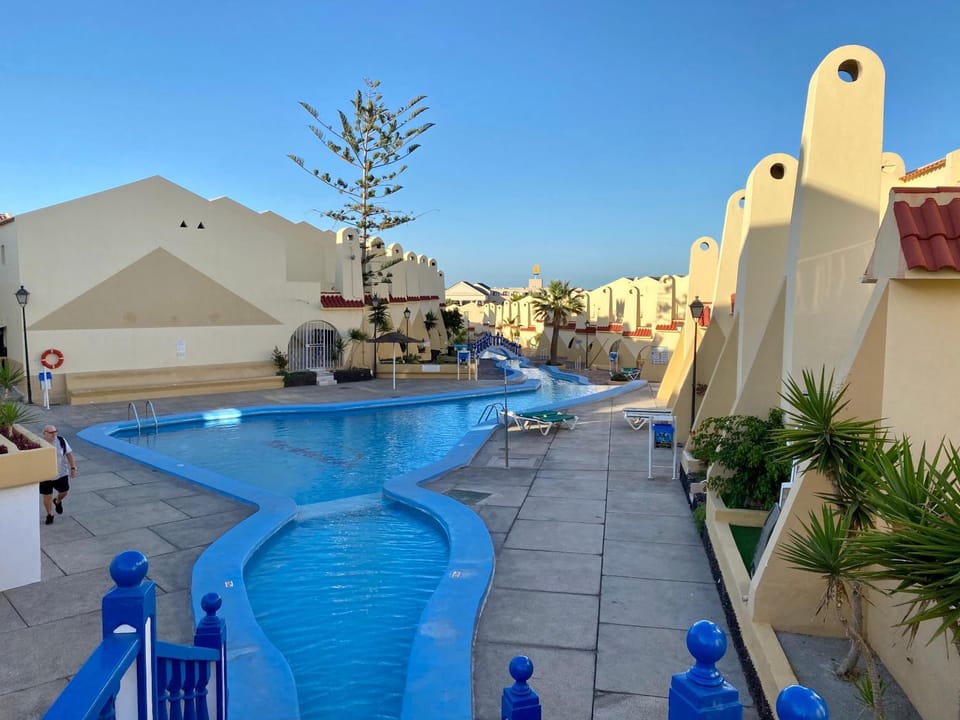 Swimming pool, Swimming pool