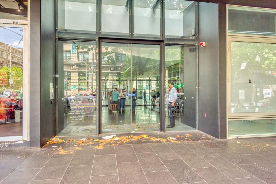 Facade/entrance
