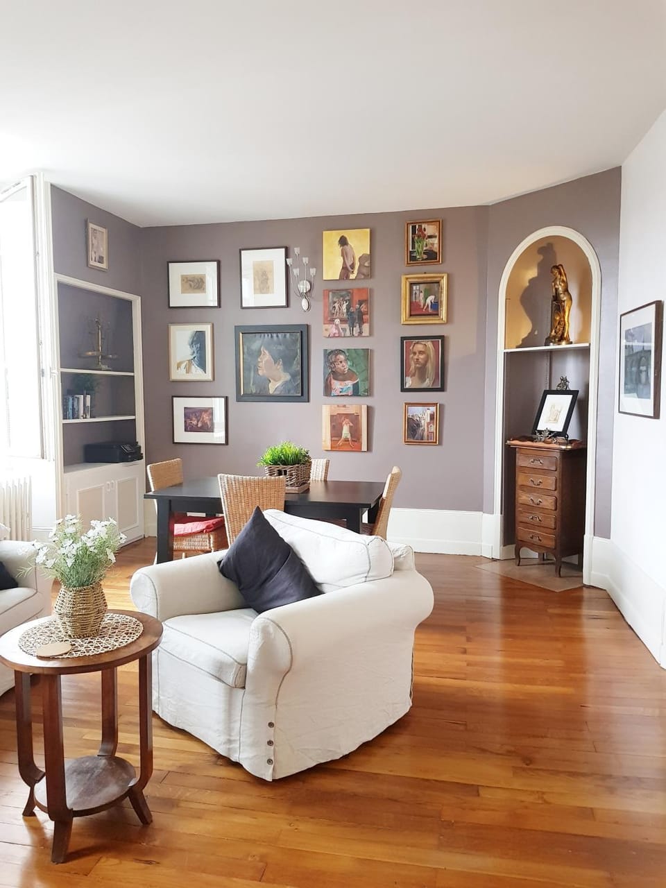 Living room, Seating area