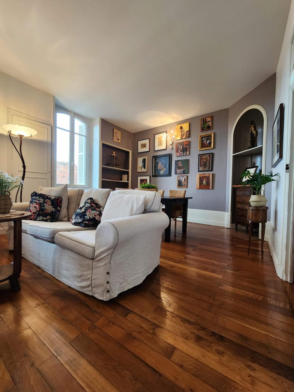 Living room, Dining area