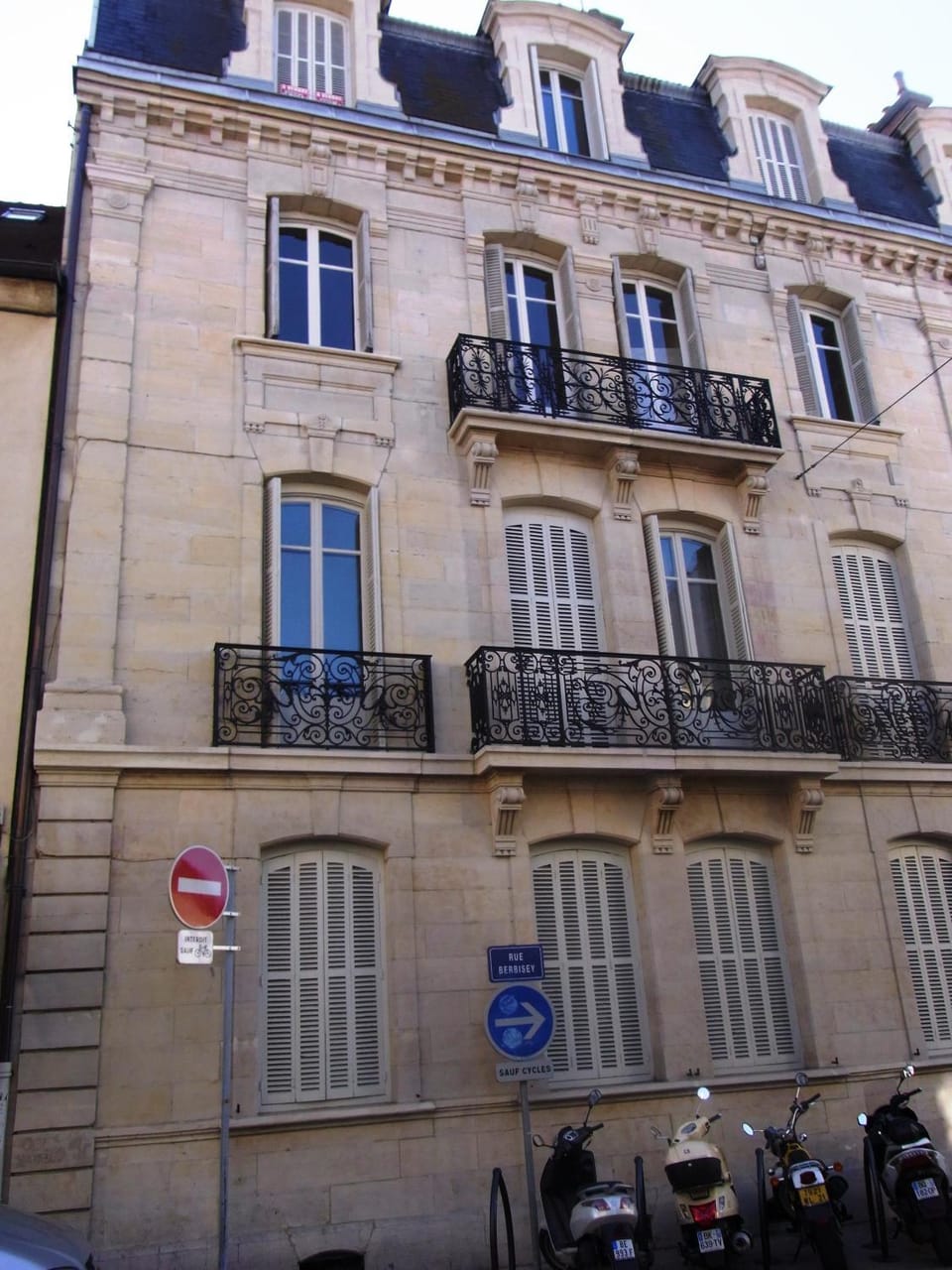 Property building, Street view