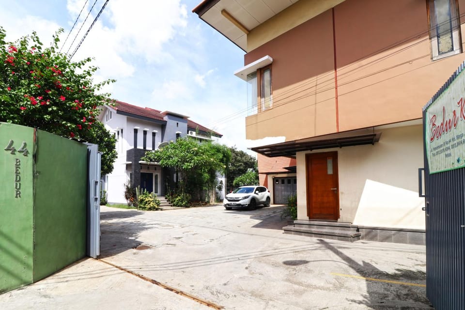 Property building, Facade/entrance