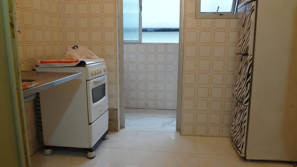 Kitchen or kitchenette, Communal kitchen