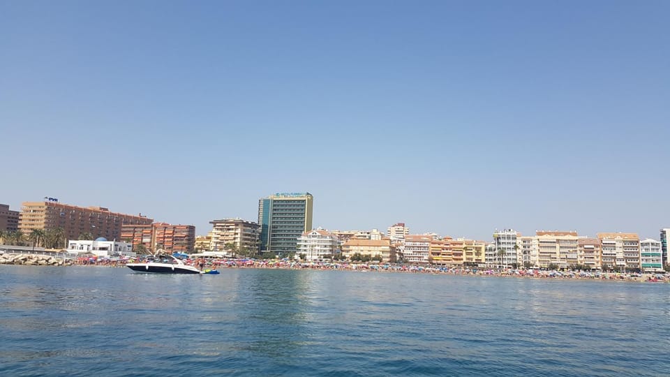 Neighbourhood, Activities, Beach
